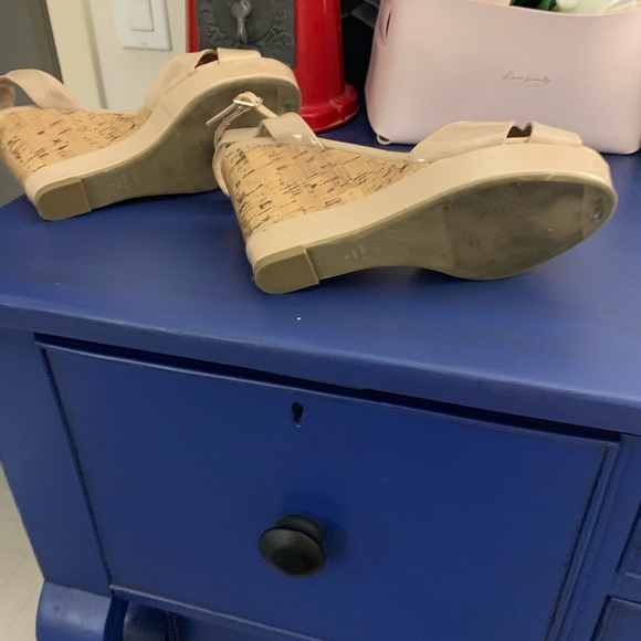 Nude platform wedge heels from New Look Size 9 - Picture 2 of 3